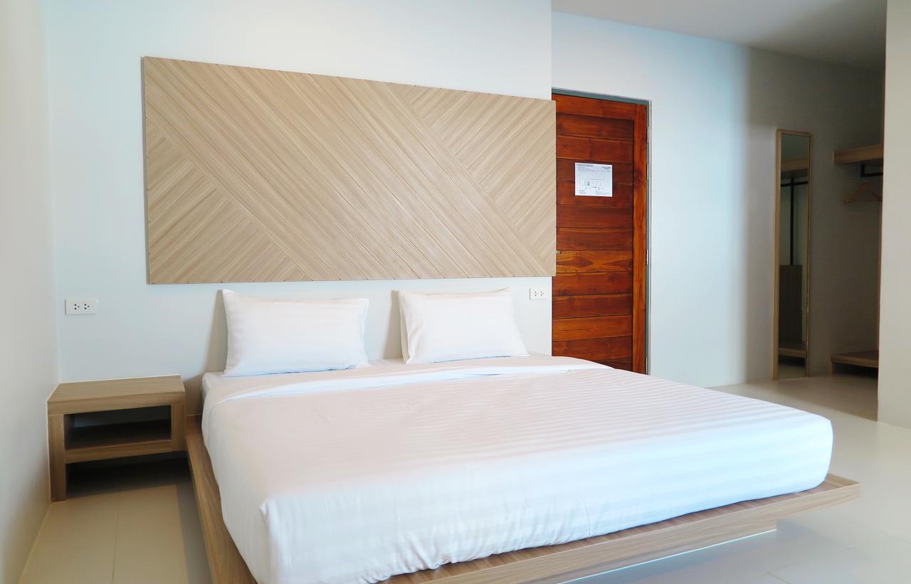 Phuket Marine Poshtel - Sha Plus Chalong Exterior foto